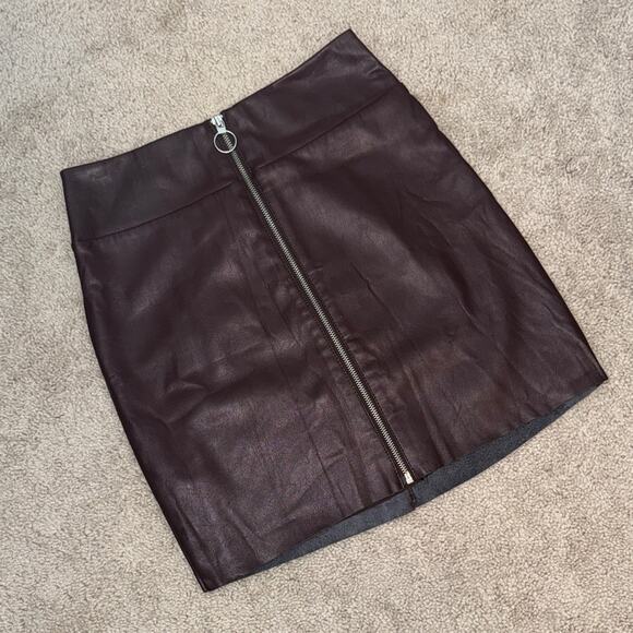 Express Brown Faux Leather Front Zip Mini Skirt Women's 4 - Picture 1 of 6